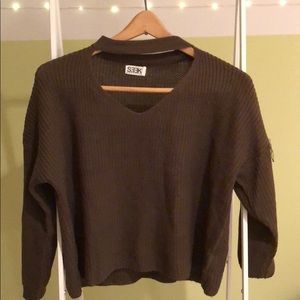 V neck choker sweater